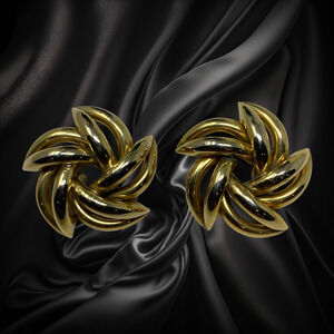 Vintage 1980's Gold Tone Tubular Modernist Flower Pierced Button Earrings Mogul